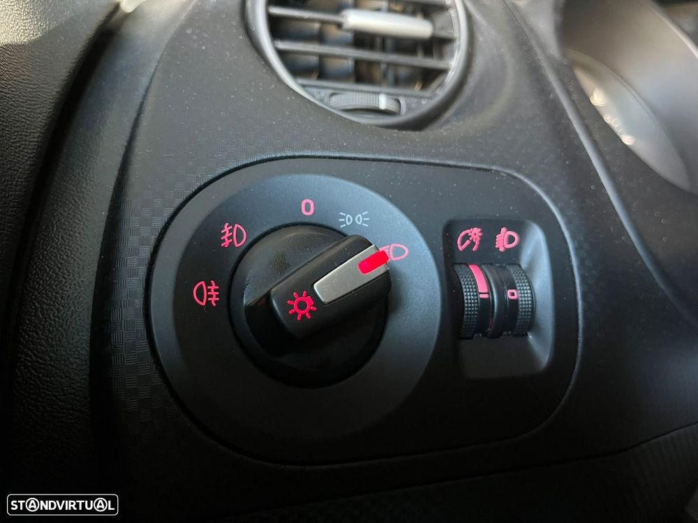 SEAT Altea 1.6 TDi Sport DPF - 17