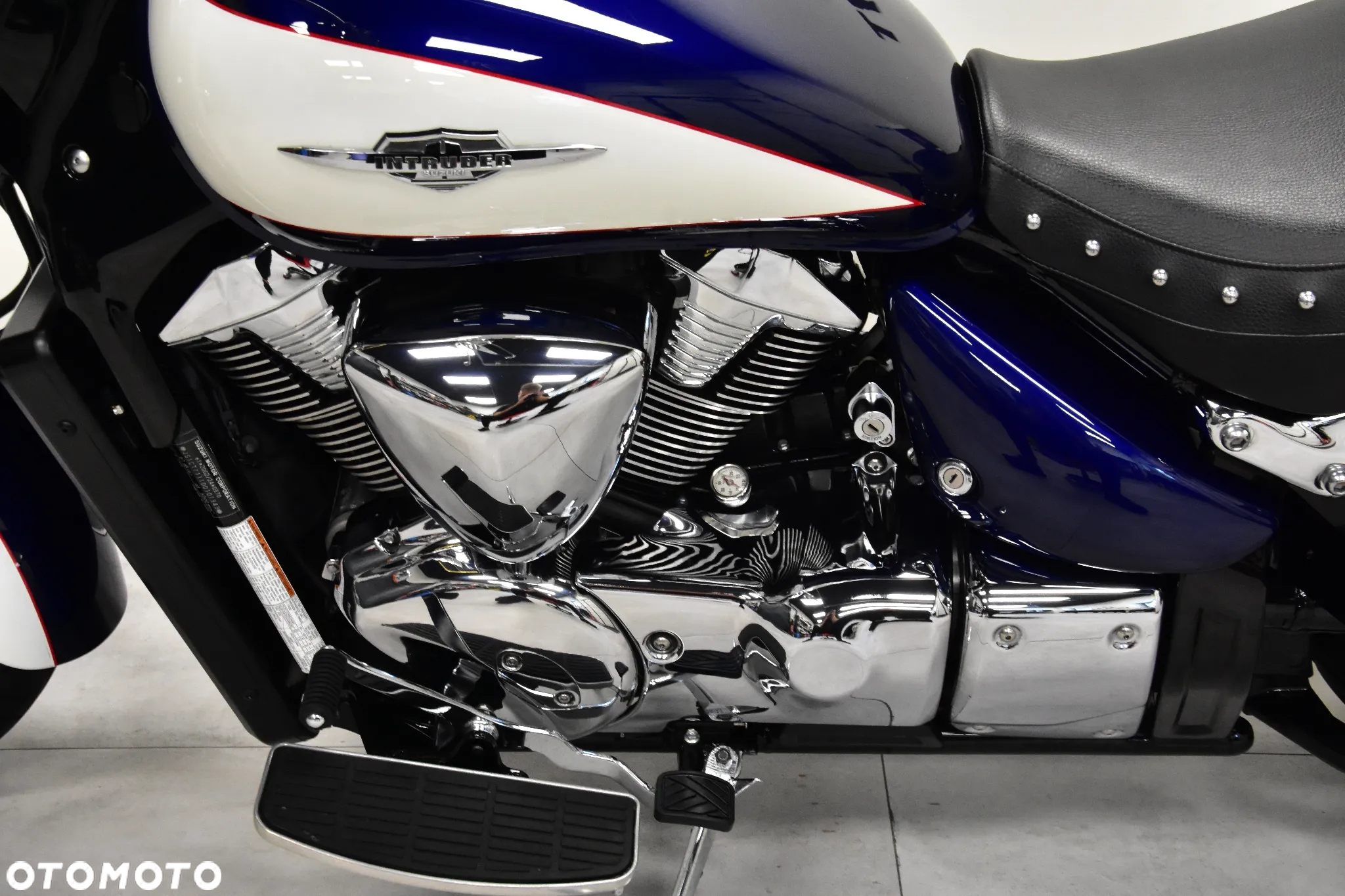 Suzuki Intruder - 37