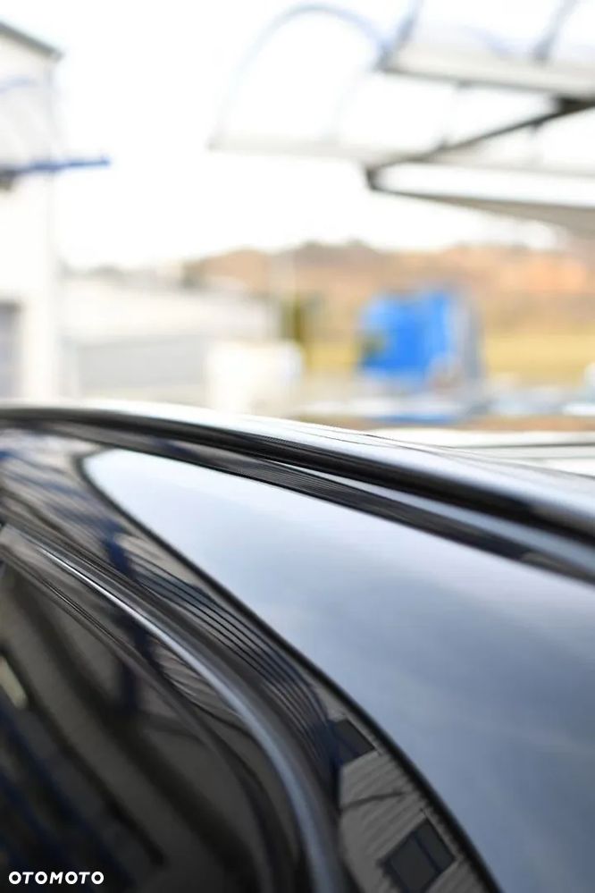 Volvo XC 60 B5 B AWD Plus Black Edition - 11