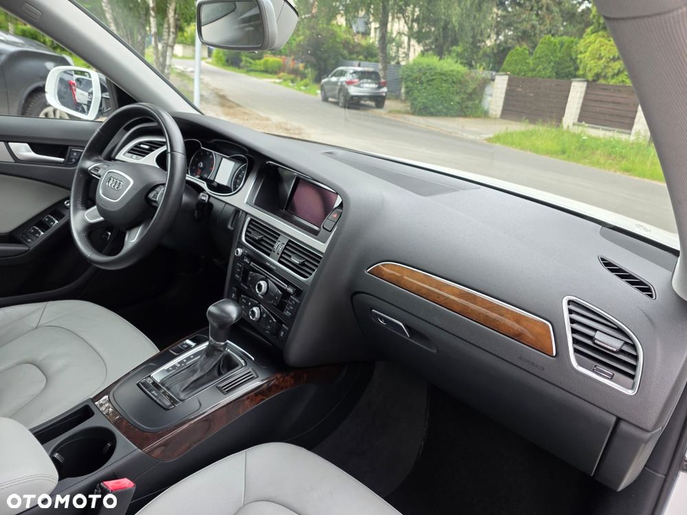 Audi A4 Limousine - 16