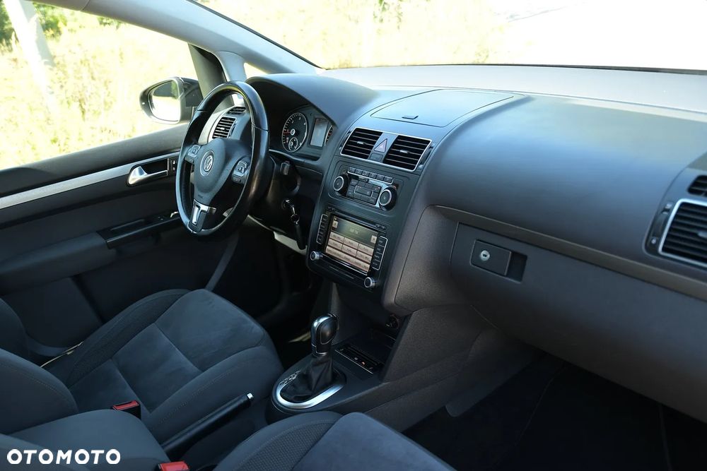 Volkswagen Touran 2.0 TDI DPF Highline DSG - 20