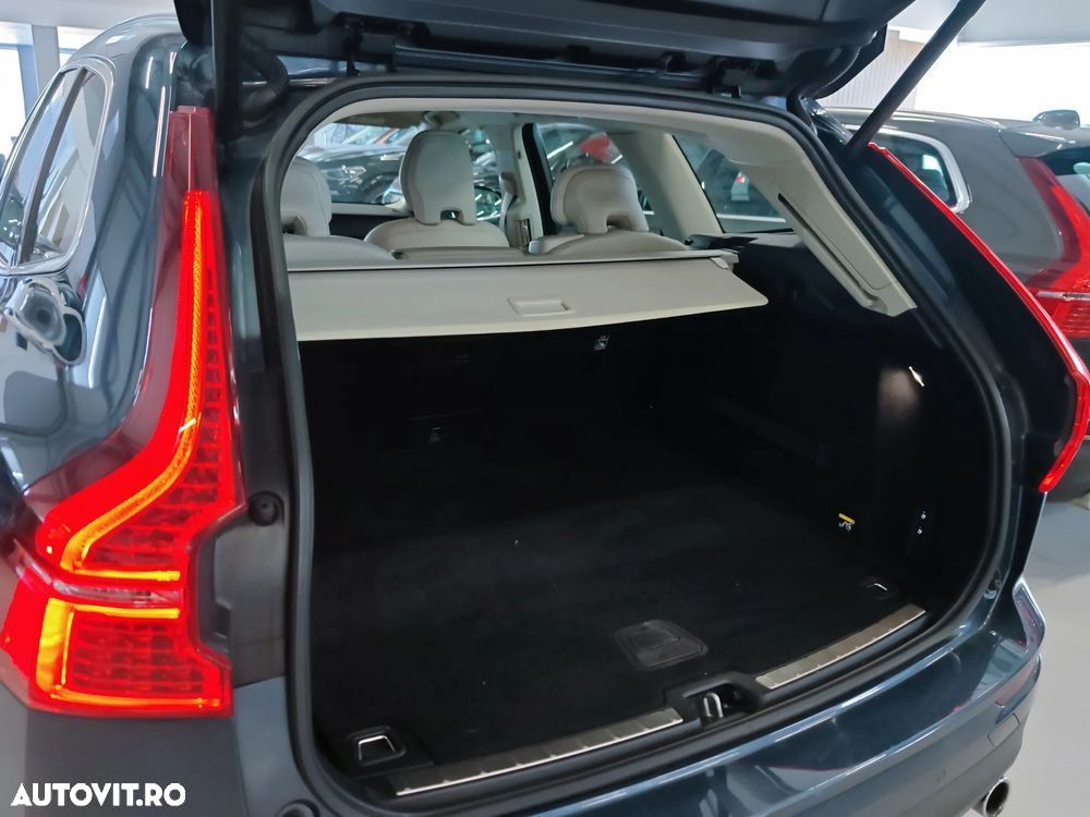 Volvo XC 60 T6 AWD Recharge Geartronic Inscription Expression - 22