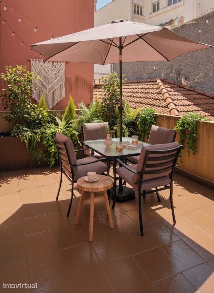 Apartamento T2 com terraço e fachada histórica no centro do Porto - Grande imagem: 2/11