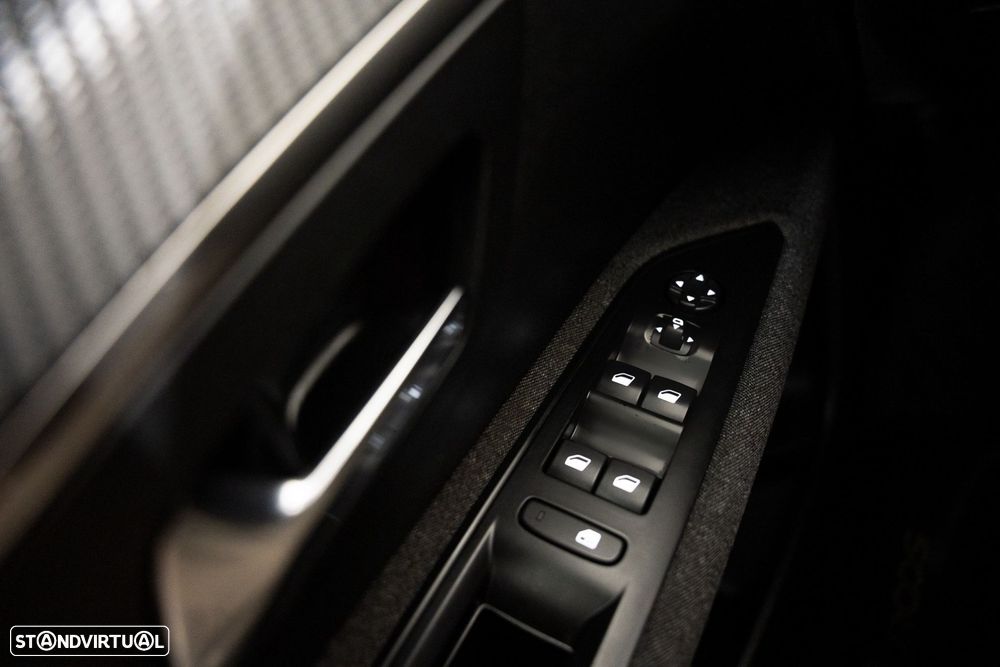 Peugeot 5008 1.2 PureTech Allure EAT8 - 12