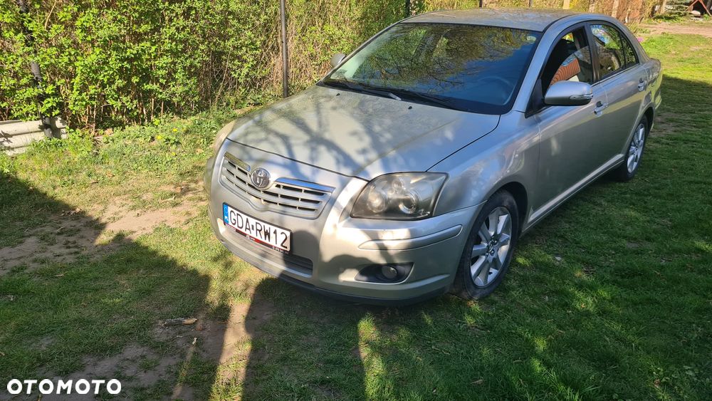 Toyota Avensis - 1