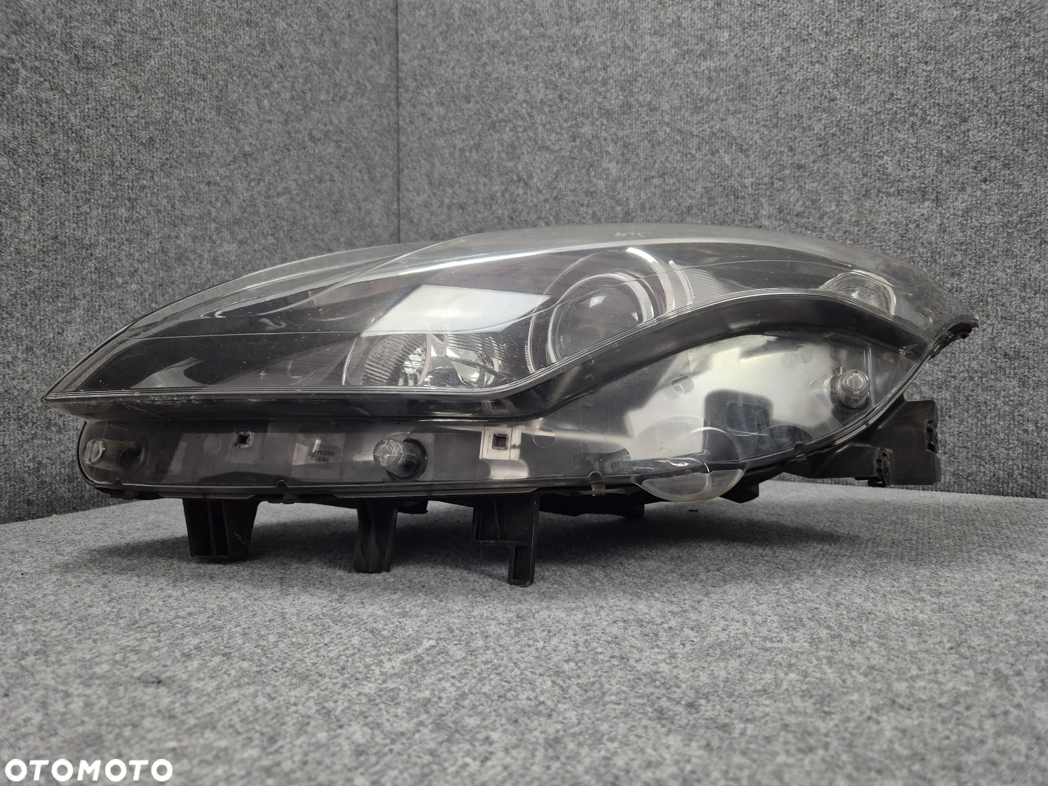 REFLEKTORY LAMPY PRZEDNIE PRAWA + LEWA - RENAULT LAGUNA III LIFT XENON 13-15 - 16