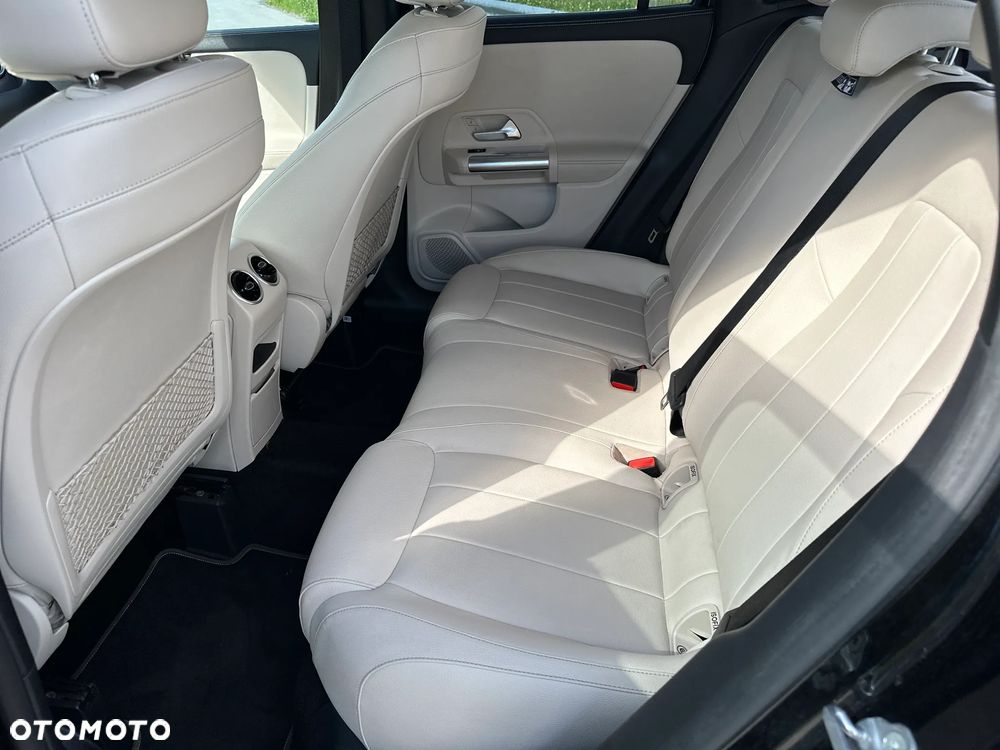 Mercedes-Benz GLA 250 4-Matic Style - 23