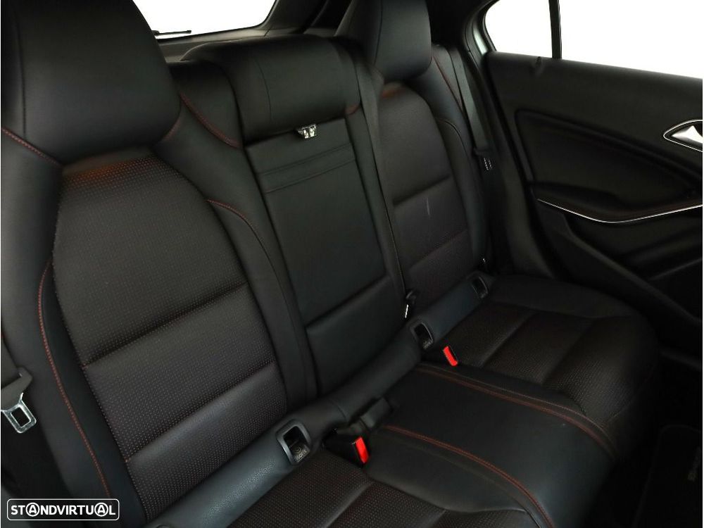 Mercedes-Benz A 45 AMG 4-Matic - 25