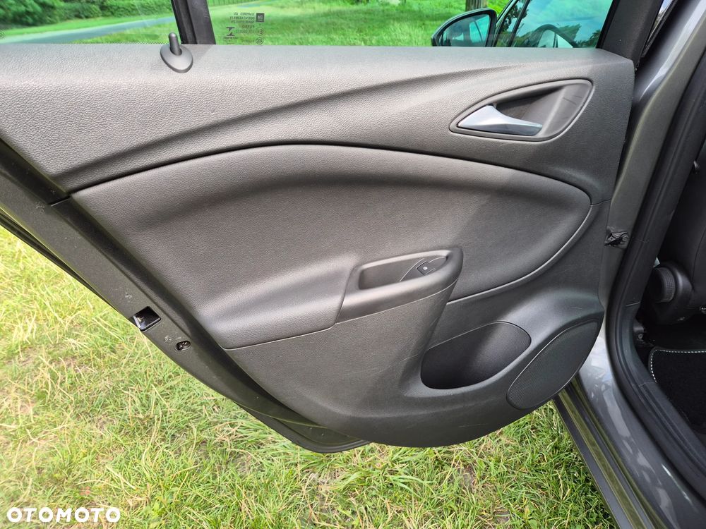 Opel Astra 1.5 D Start/Stop Business Elegance - 11