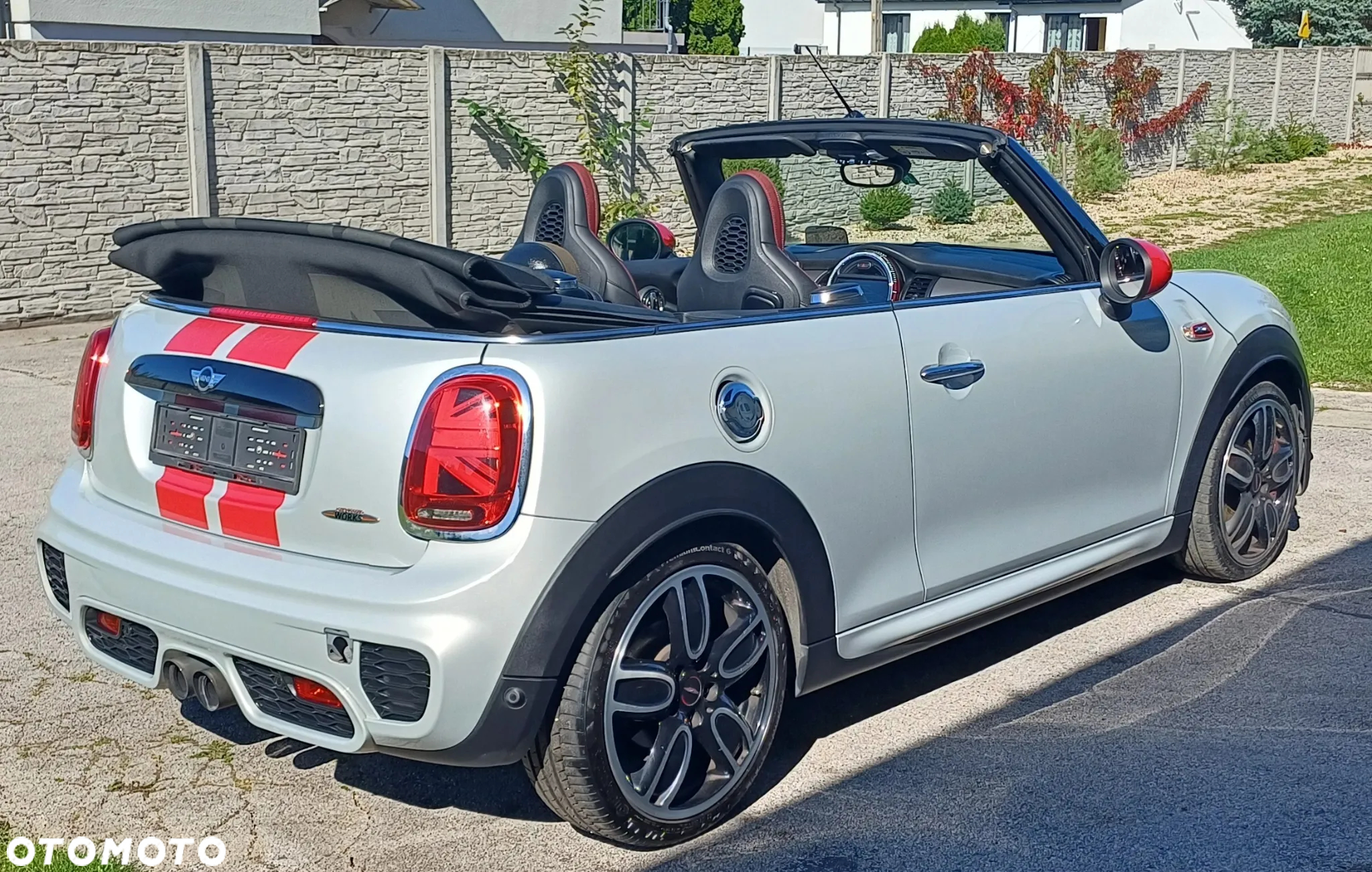 MINI John Cooper Works Cabrio - 10