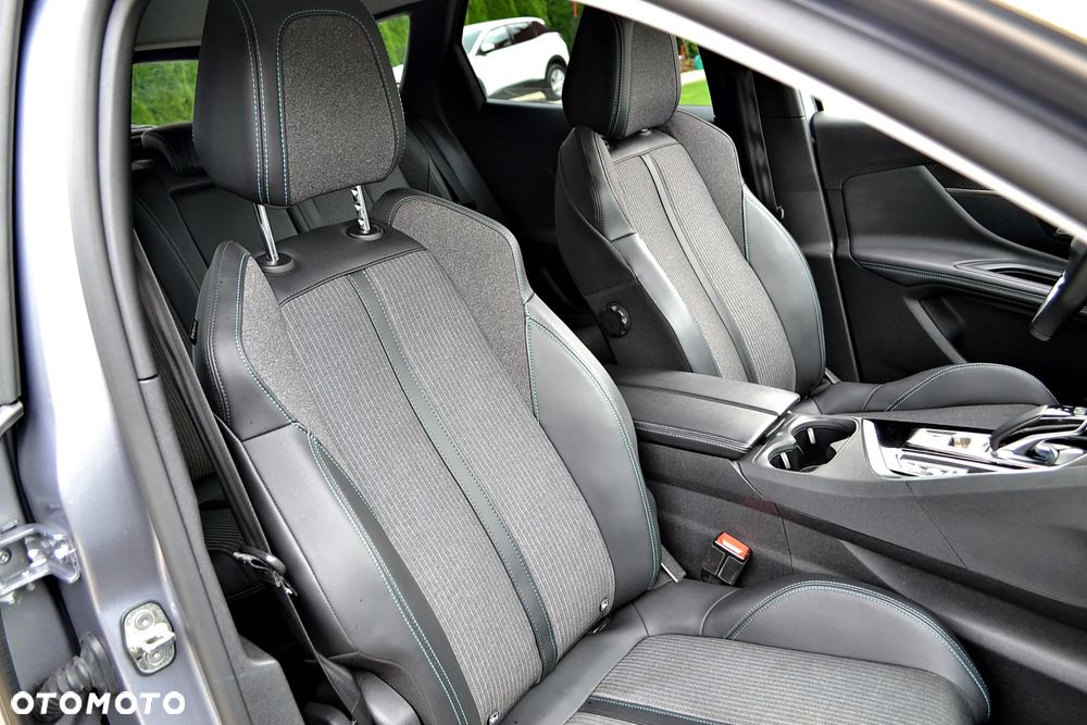Peugeot 3008 1.6 PureTech Hybrid PHEV Allure Pack S&S EAT8 - 22