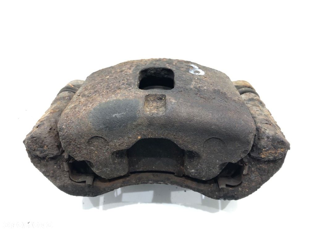 ZACISK PRAWY PRZÓD  ISUZU RODEO samochód terenowy zamknięty 1997 - 2004 3.2 V6 151 kW [205 KM] - 1