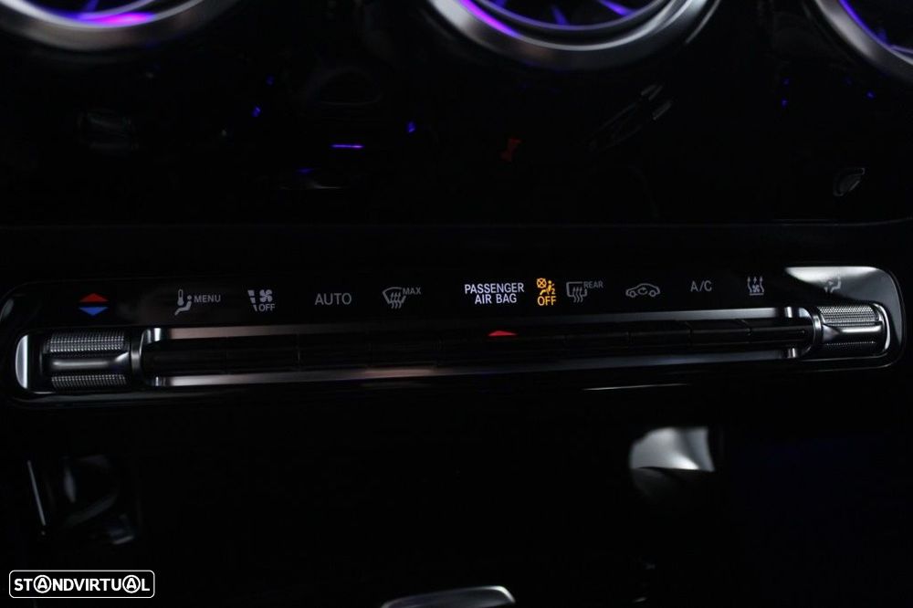 Mercedes-Benz A 250 e AMG Line - 29