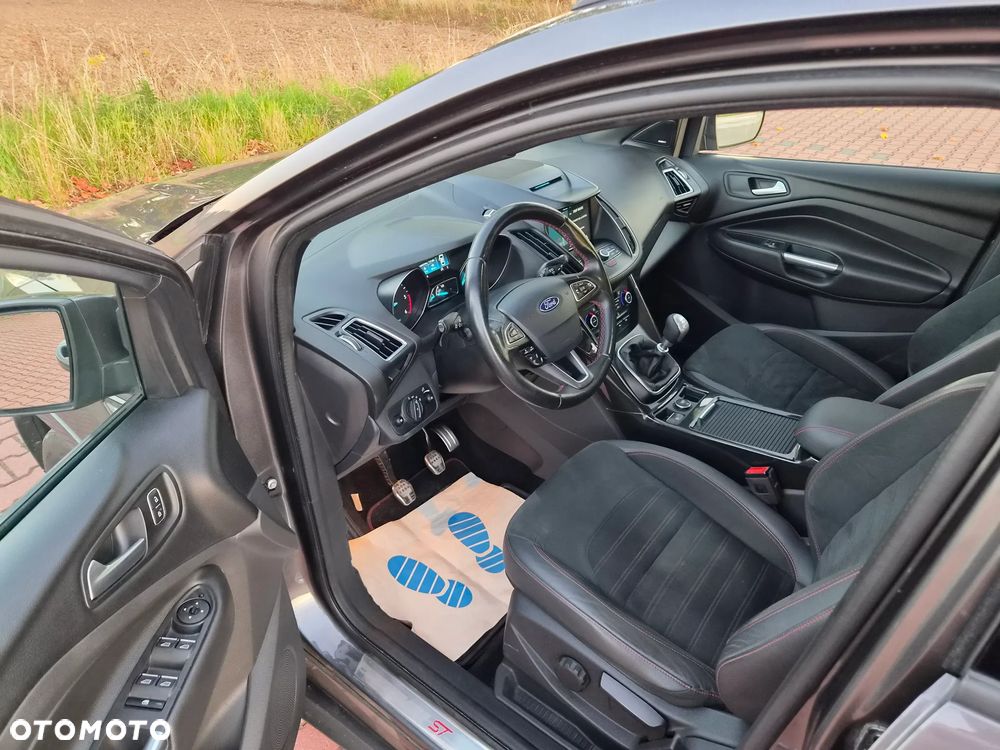Ford Kuga 2.0 TDCi 4x4 ST-Line - 15