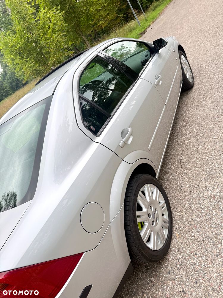 Ford Mondeo 2.5 V6 Ghia X - 14