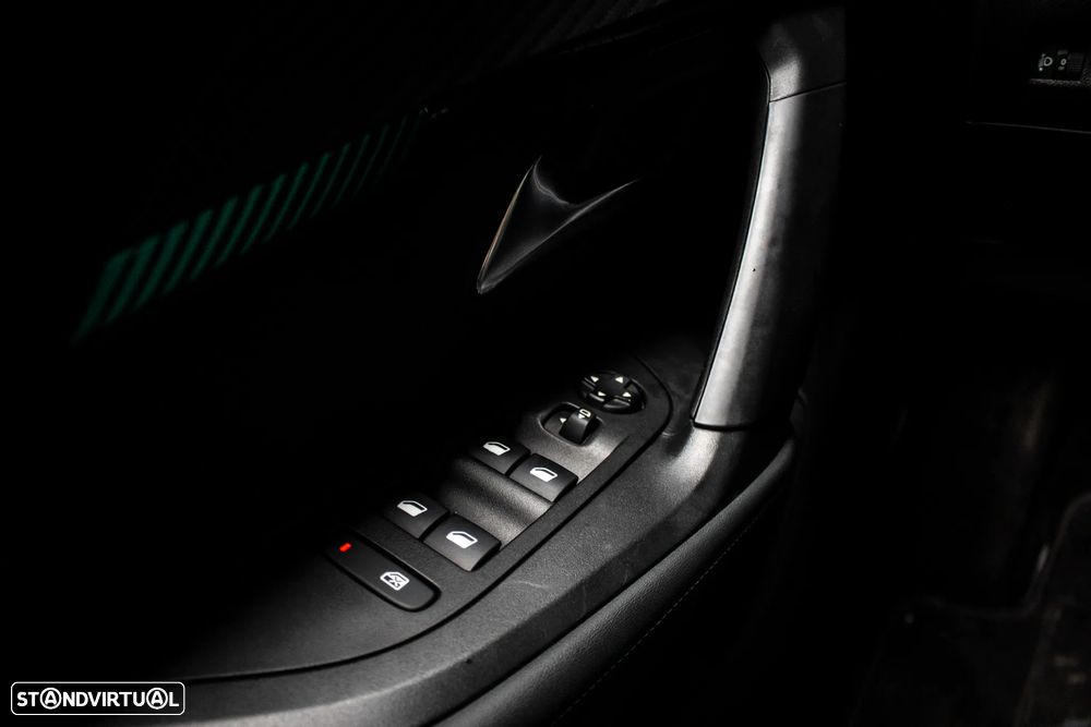 Peugeot 2008 1.2 PureTech Allure EAT8 - 16