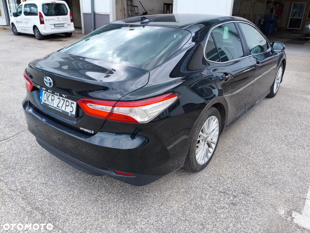 Toyota Camry 2.5 Hybrid Comfort CVT - 21