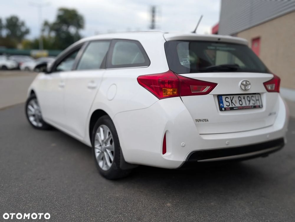 Toyota Auris - 10
