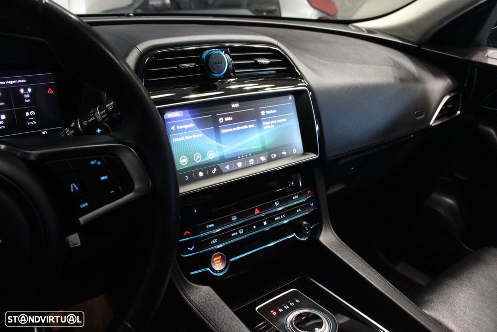 Jaguar F-Pace 2.0 i4D R-Sport AWD Aut. - 11