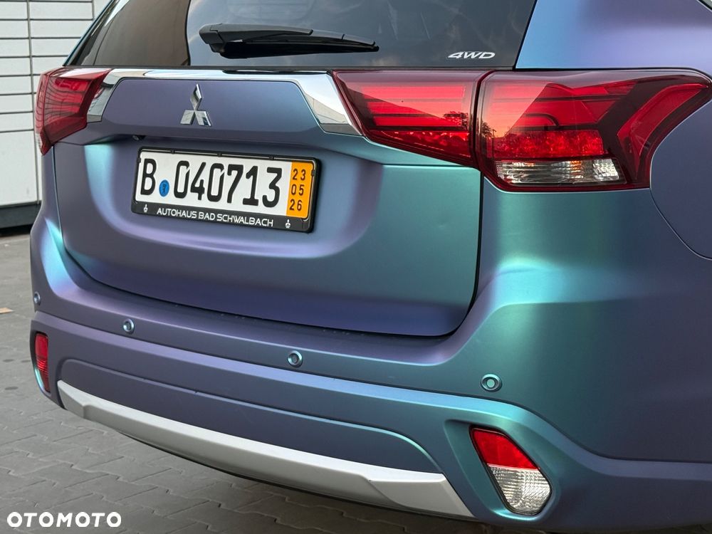 Mitsubishi Outlander 2.0 4WD Top - 8