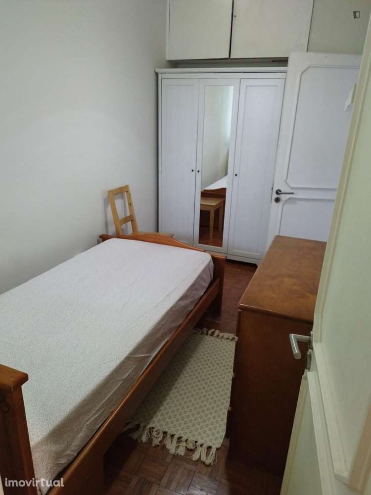 Quarto - localizado em Massarelos Porto - Grande imagem: 2/5