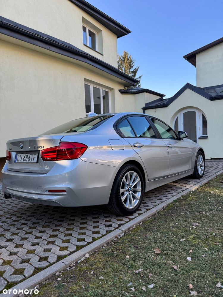 BMW Seria 3 320i xDrive - 4