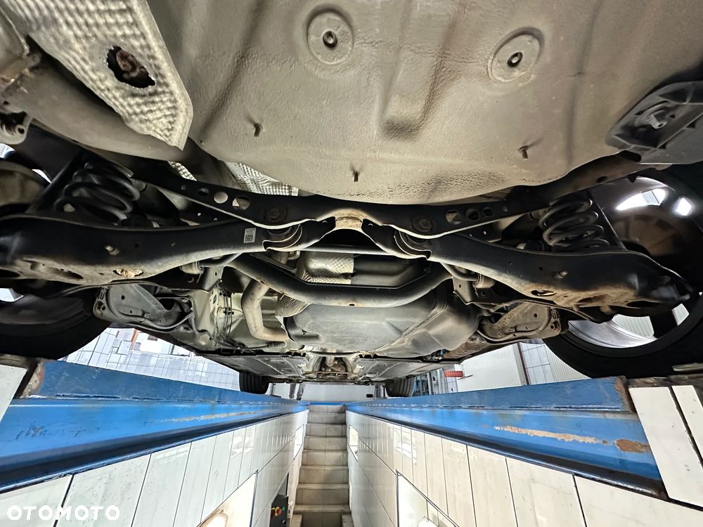 Volkswagen Golf 2.0 TDI (BlueMotion Technology) Comfortline - 38