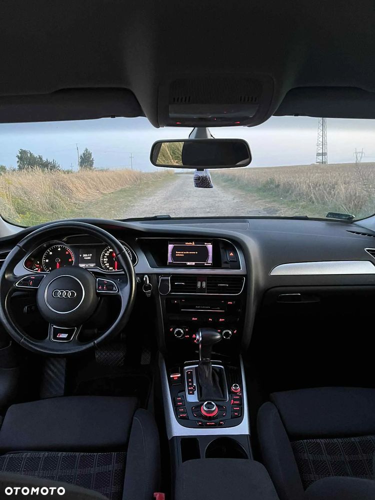 Audi A4 Limousine - 16