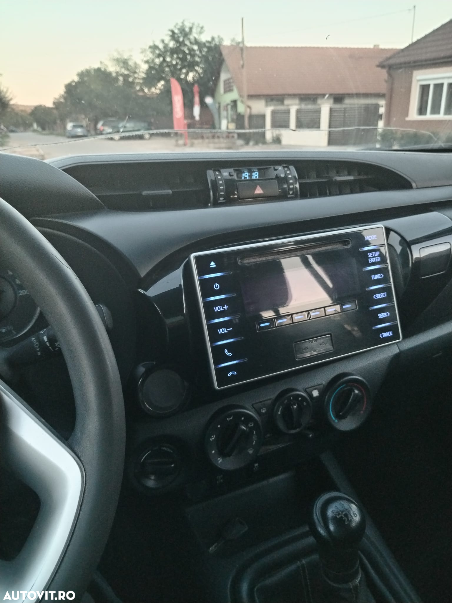 Toyota Hilux 4x4 Double Cab M/T cu Safety Sense Comfort - 18