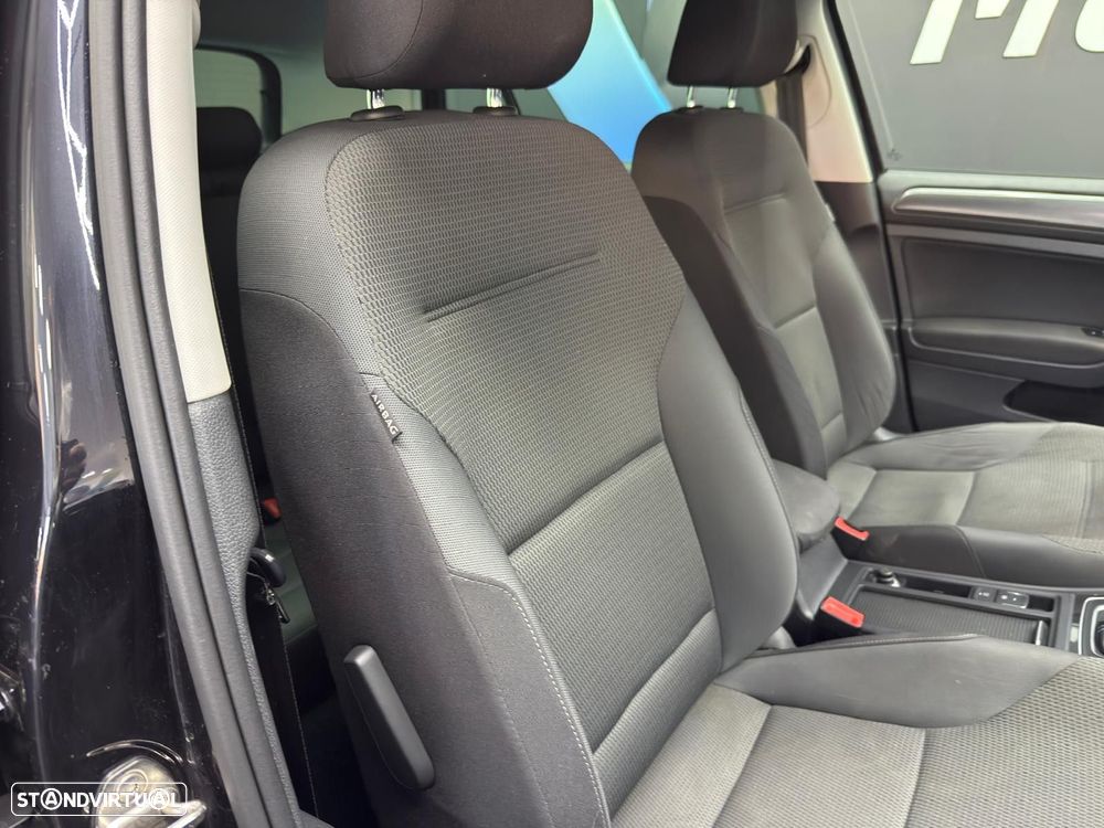 VW e-Golf AC/DC - 38