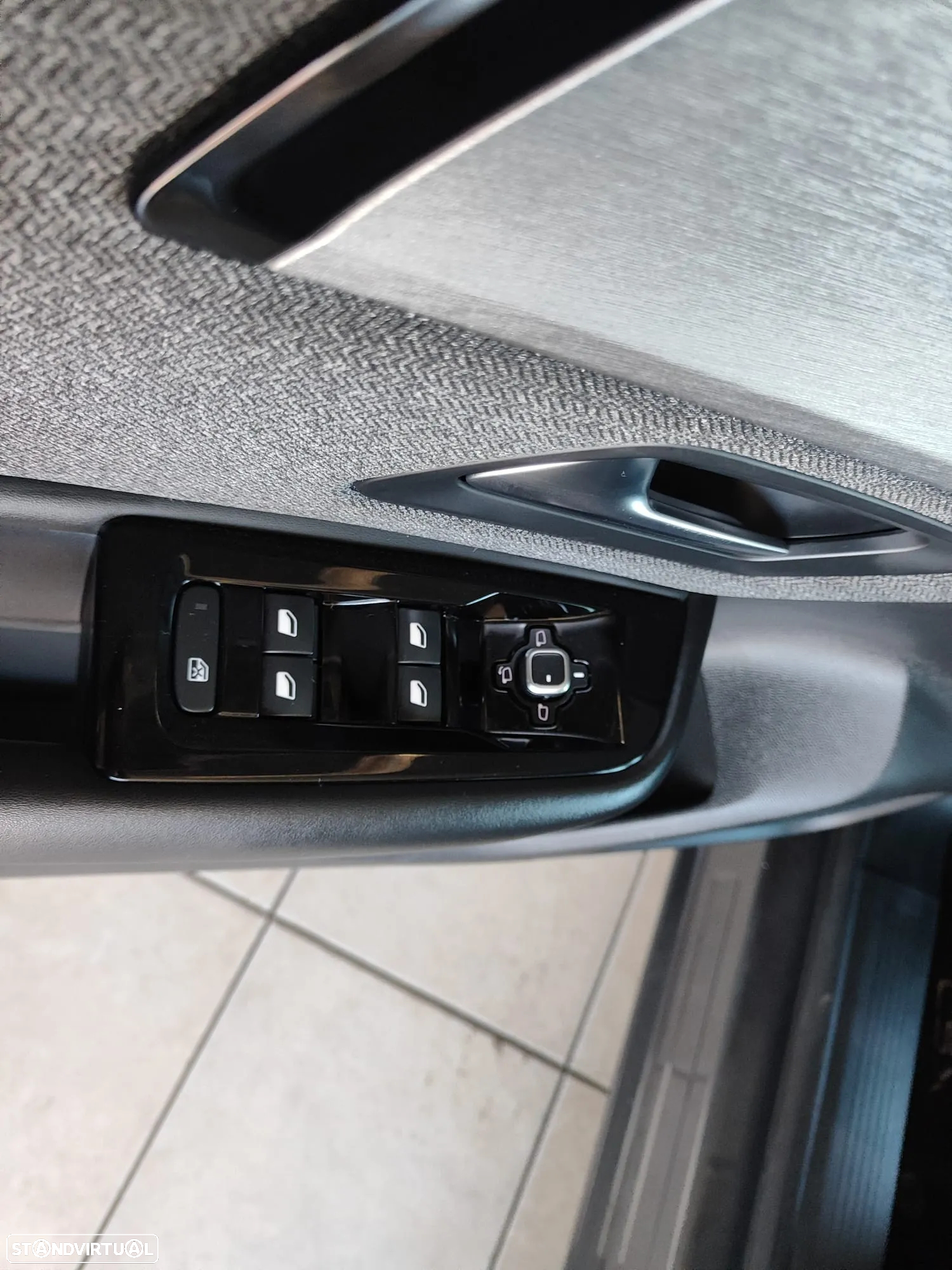 Citroën C5 X 1.6 Hybrid Shine Pack e-EAT8 - 22