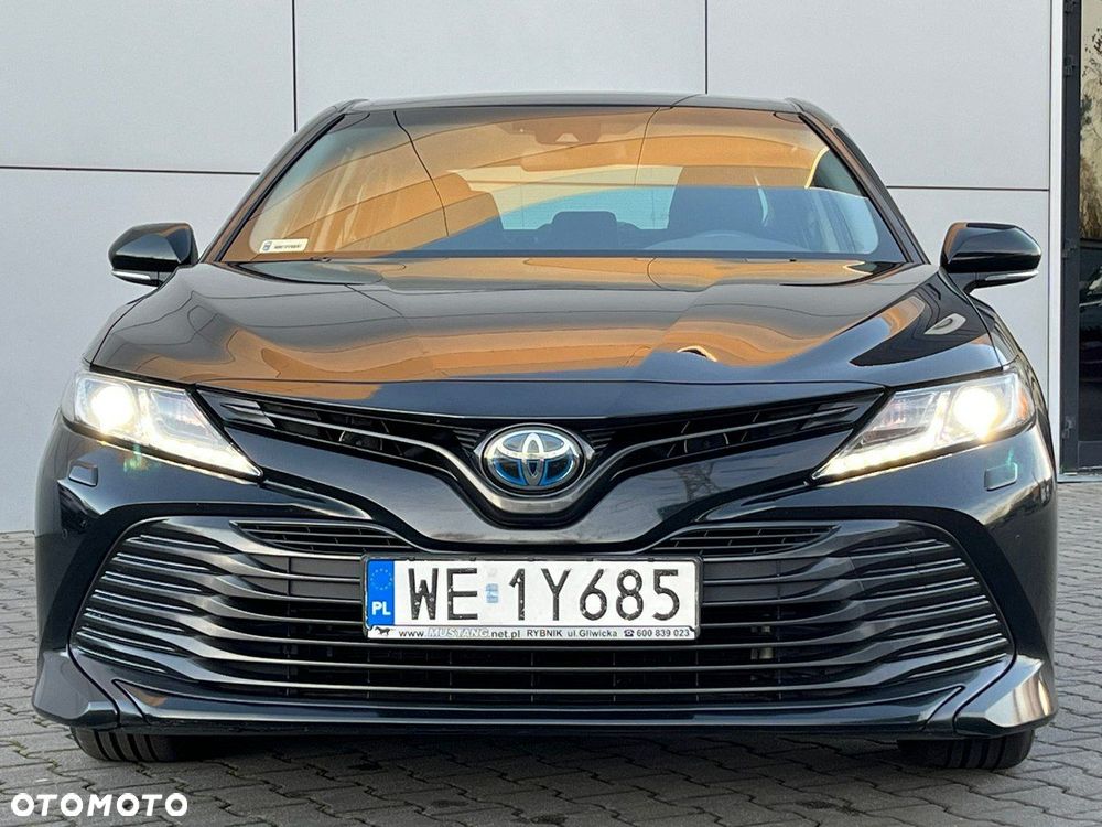 Toyota Camry - 4