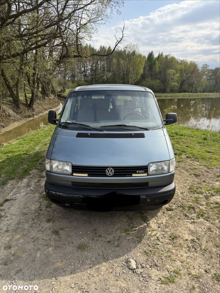 Volkswagen Transporter - 1