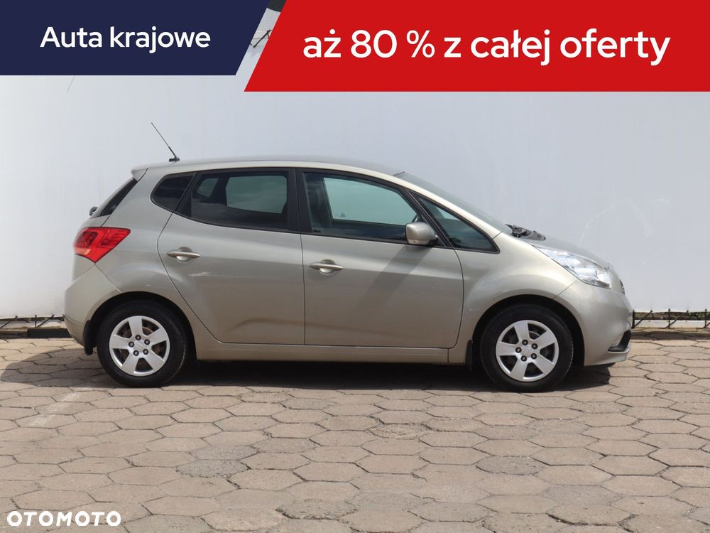 Kia Venga - 8