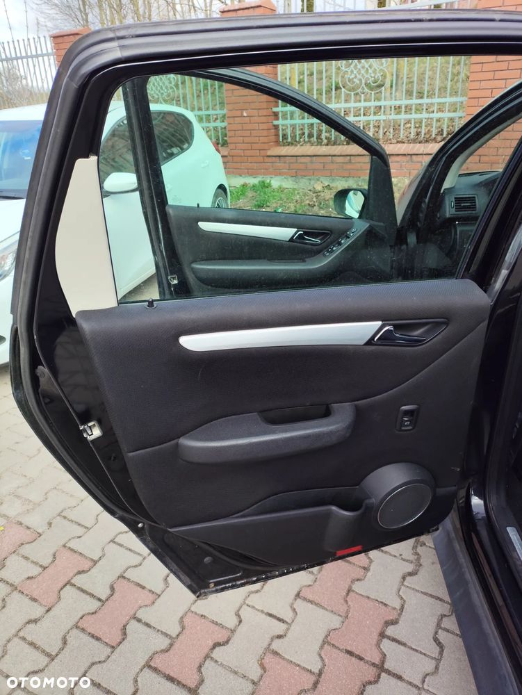 Mercedes-Benz Klasa B - 30