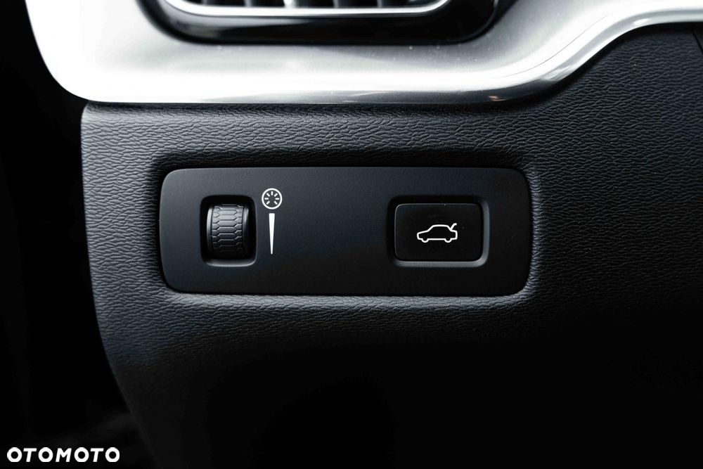Volvo XC 60 D3 Momentum Pro - 28