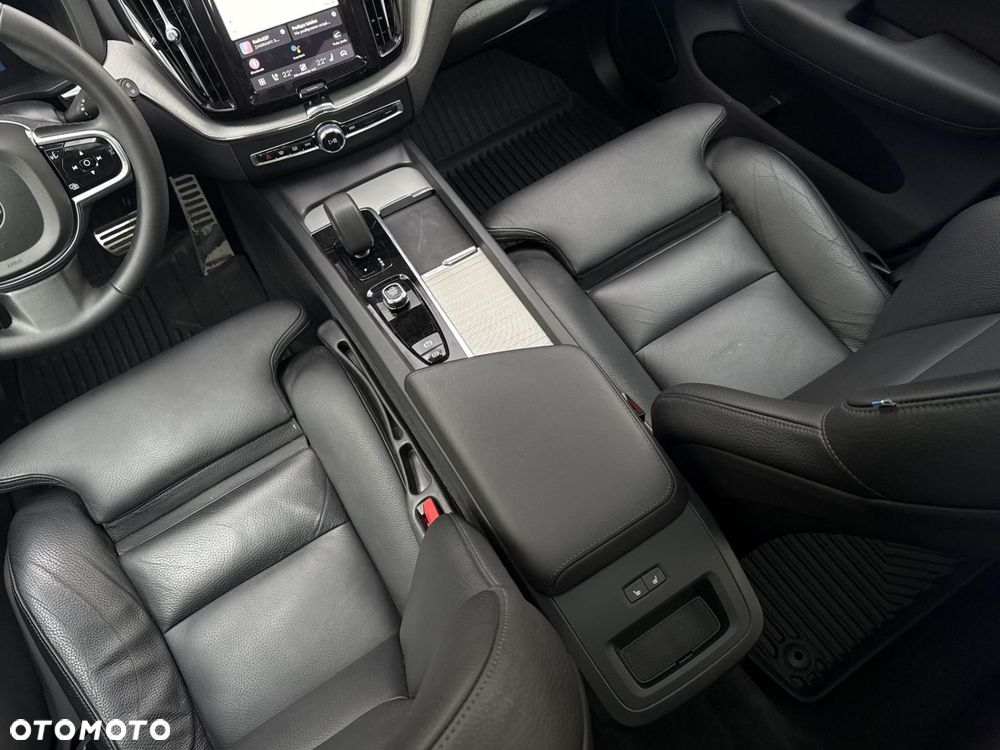 Volvo XC 60 B4 B R-Design - 16