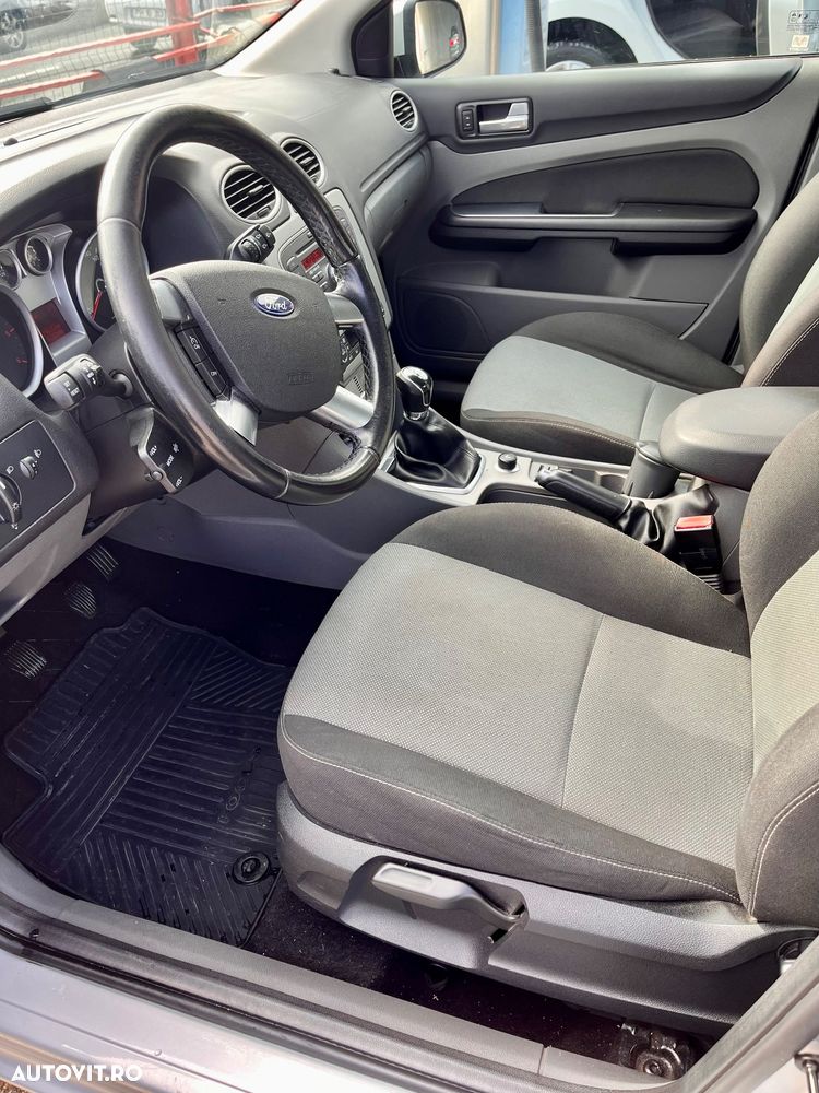 Ford Focus - 12