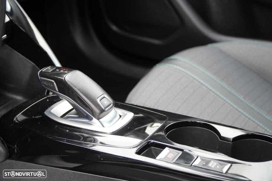 Peugeot 2008 1.2 PureTech Allure Pack EAT8 - 12