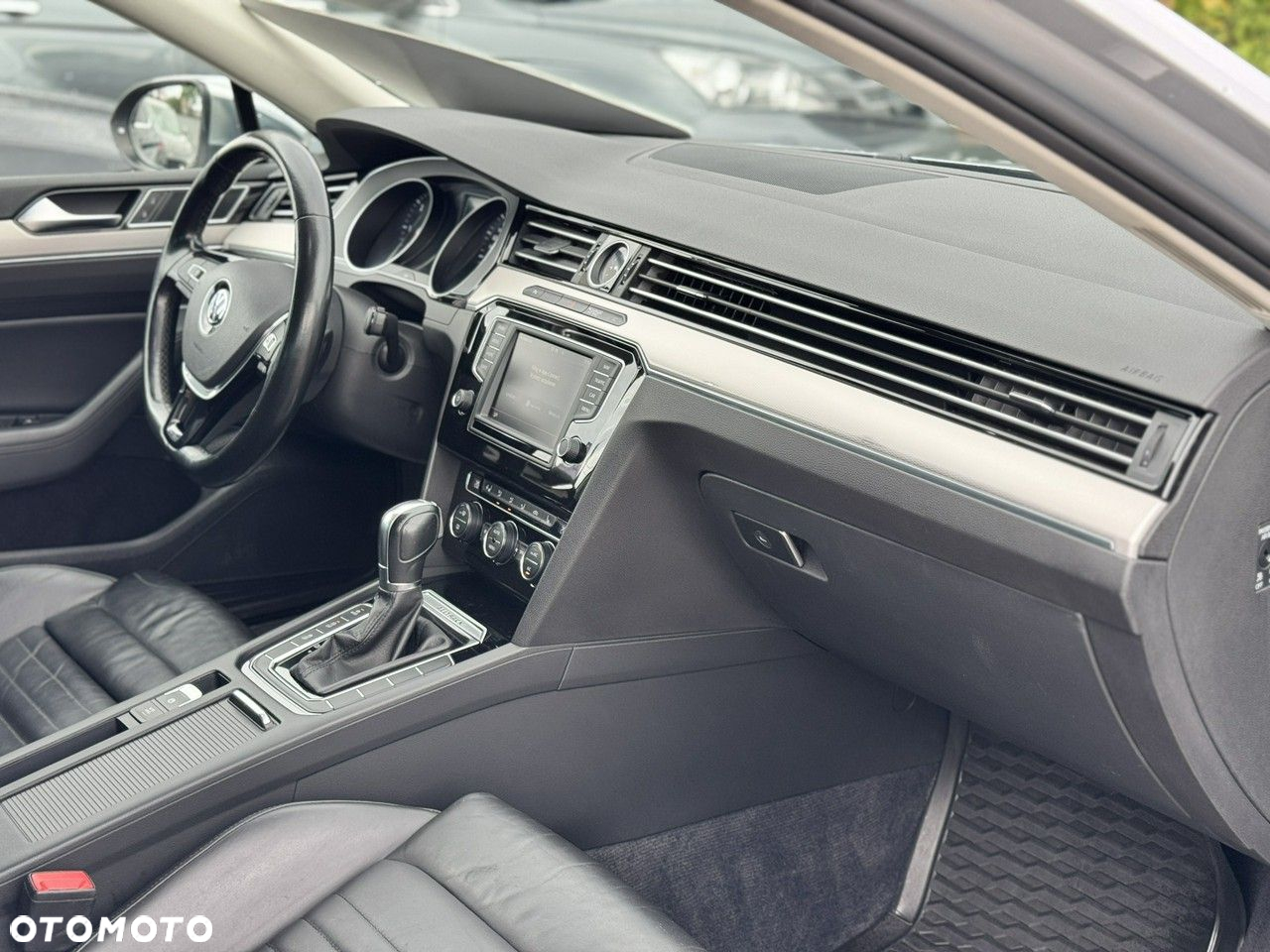 Volkswagen Passat Variant 2.0 TDI SCR DSG 4Motion Alltrack - 37