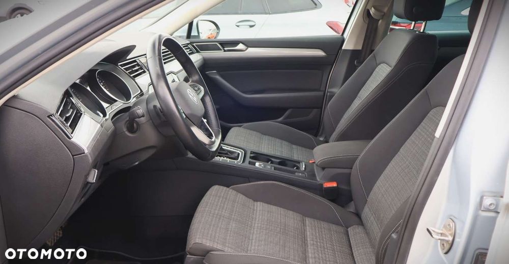Volkswagen Passat - 15