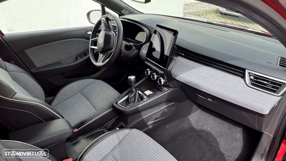 Renault Clio 1.0 TCe Techno Bi-Fuel - 9