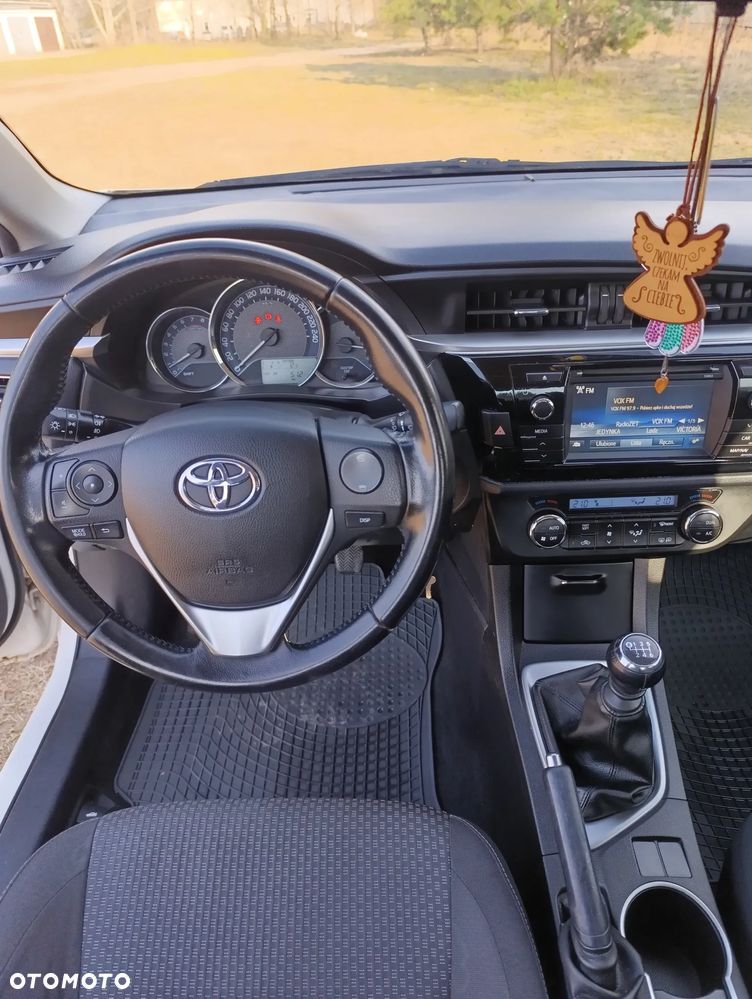 Toyota Corolla 1.6 Premium - 12