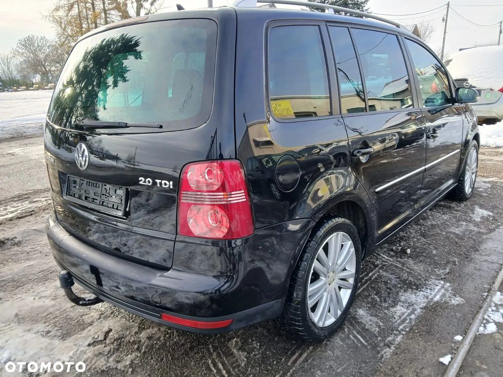 Volkswagen Touran - 9