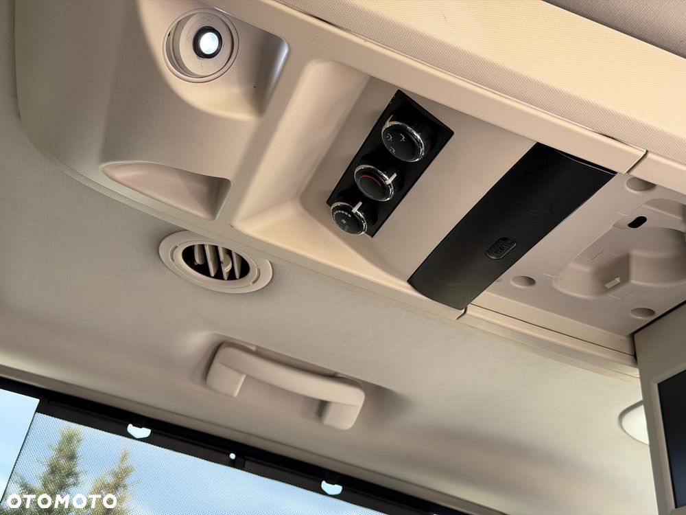 Chrysler Grand Voyager 2.8 CRD Limited - 23