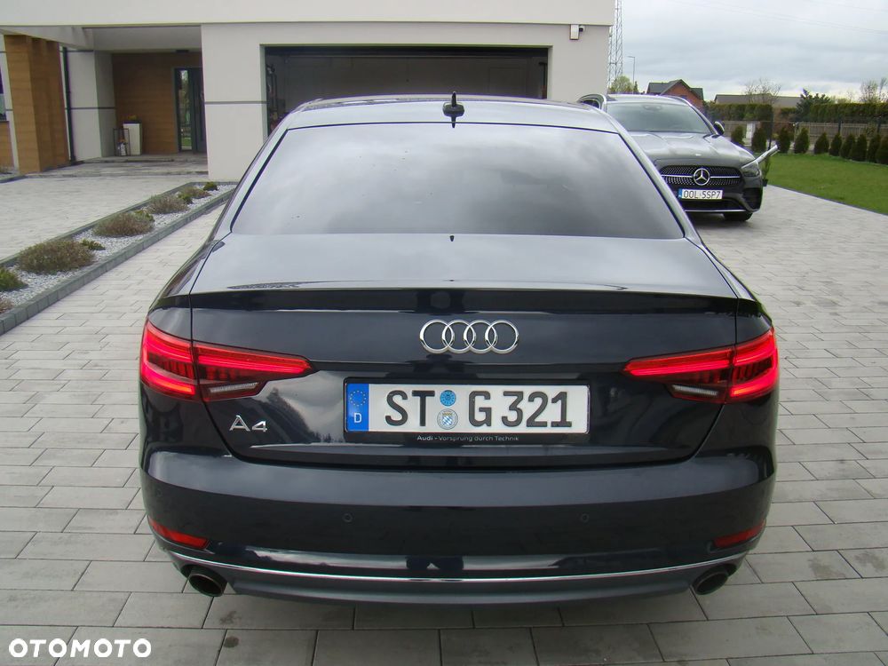 Audi A4 Limousine 40 TFSI design - 11
