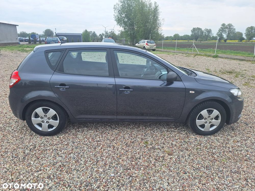 Kia Ceed 1.4 CVVT Spirit - 31