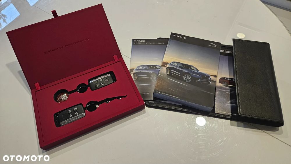 Jaguar F-Pace 2.0 i4D RWD Pure - 41