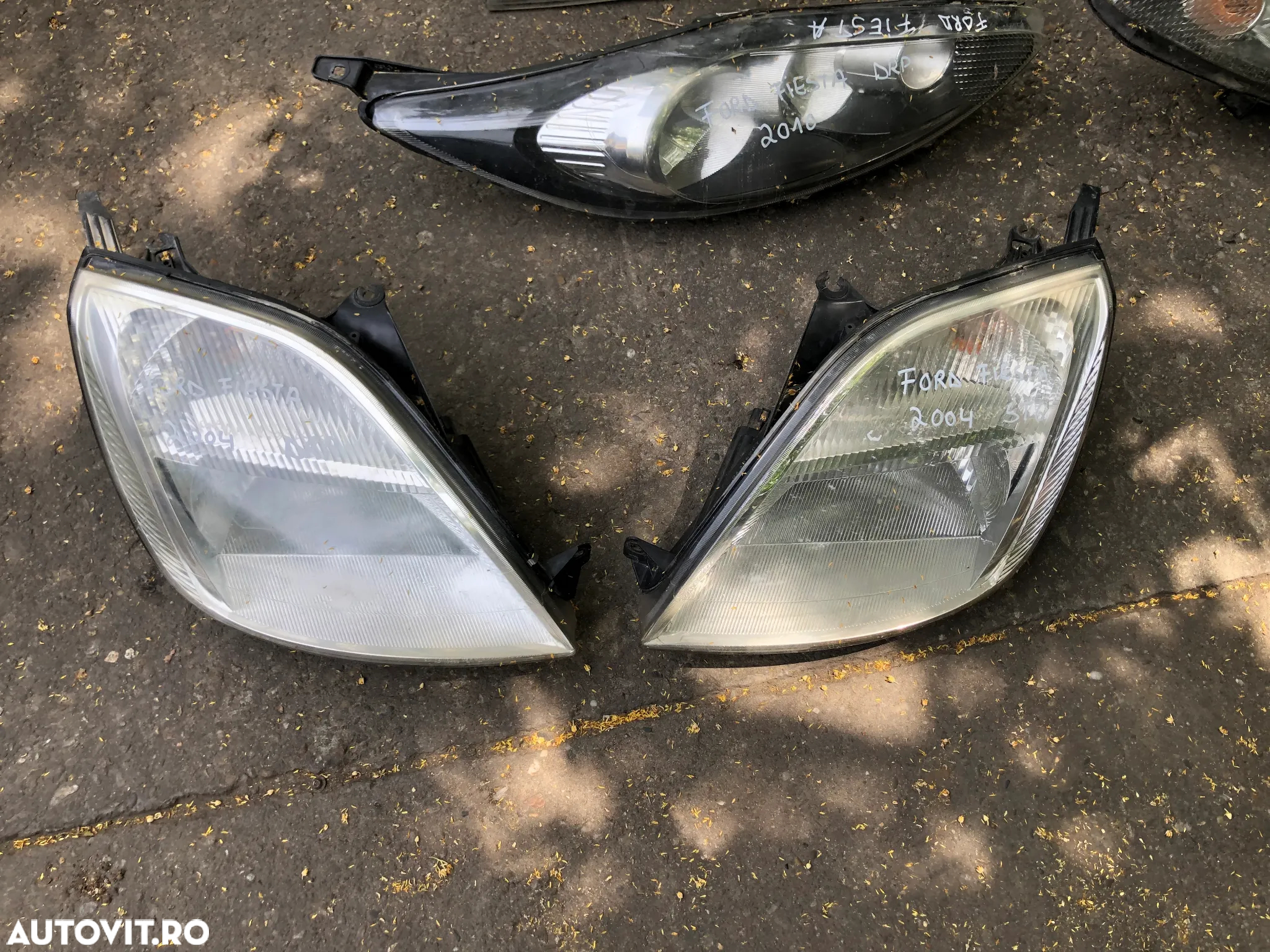 Far stanga/Far dreapta Ford Fiesta 2004-2005 - 2