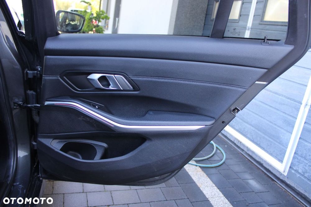BMW Seria 3 - 23